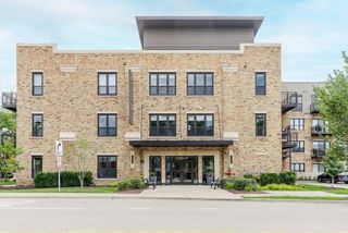 101 W Liberty Street 211, Barrington, IL 60010