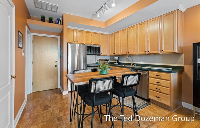 17 W 10th Street 450, Holland, MI 49423