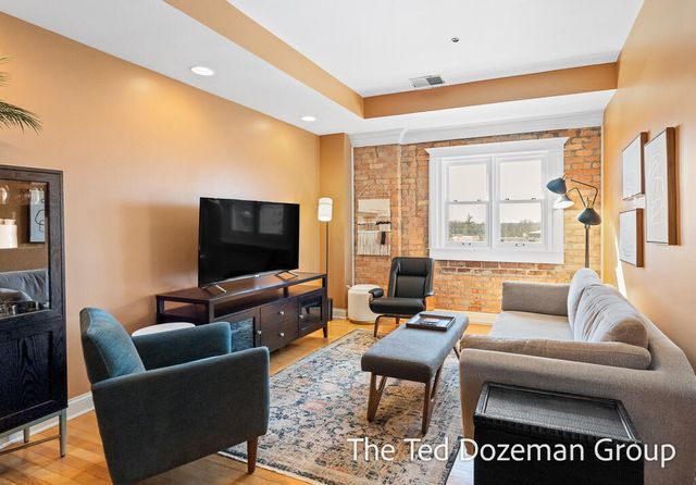 17 W 10th Street 450, Holland, MI 49423