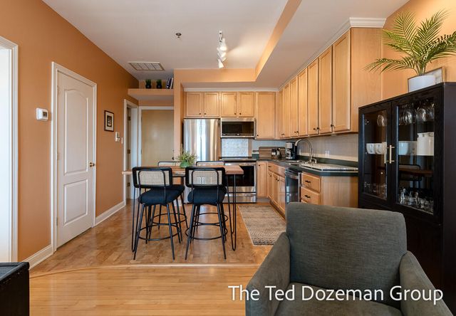 17 W 10th Street 450, Holland, MI 49423