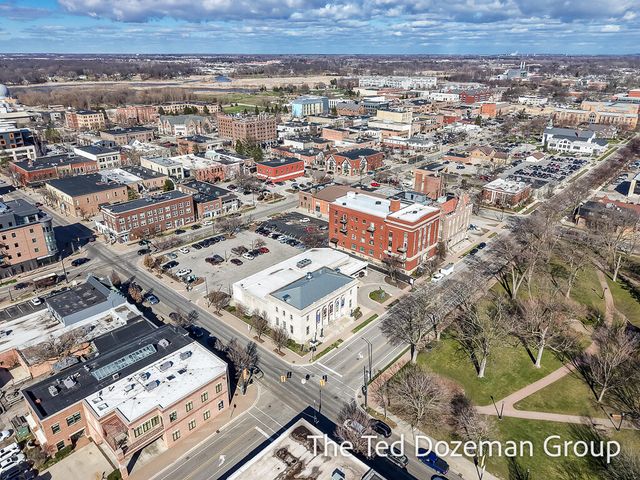 17 W 10th Street 450, Holland, MI 49423