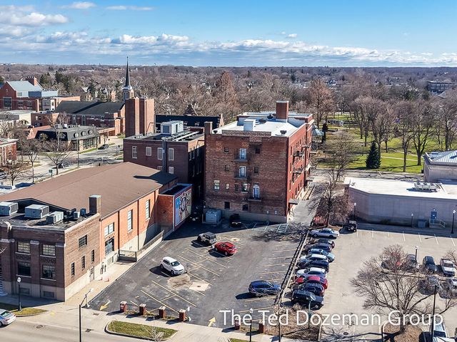 17 W 10th Street 450, Holland, MI 49423