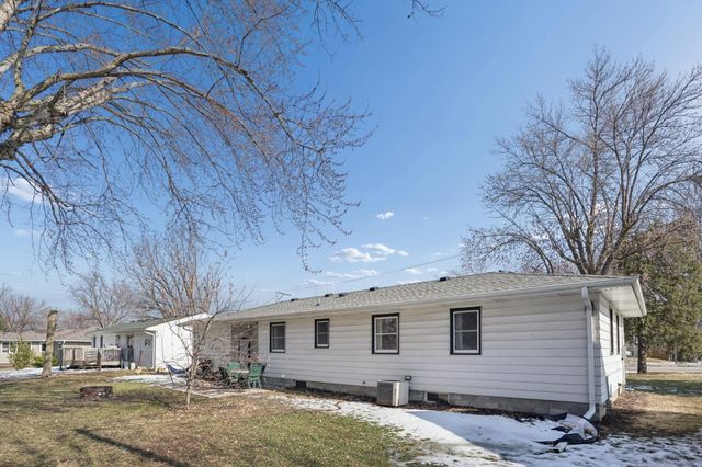 113 Jefferson Avenue SW, Watertown, MN 55388