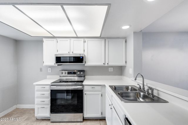 2718 W DESERT COVE Avenue, Phoenix, AZ 85029