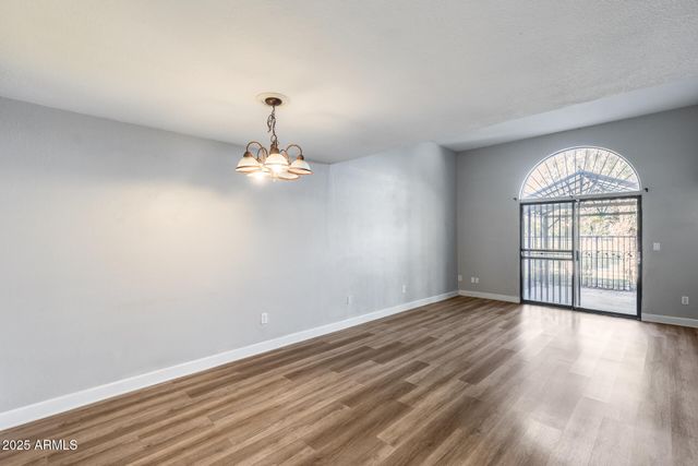 2718 W DESERT COVE Avenue, Phoenix, AZ 85029