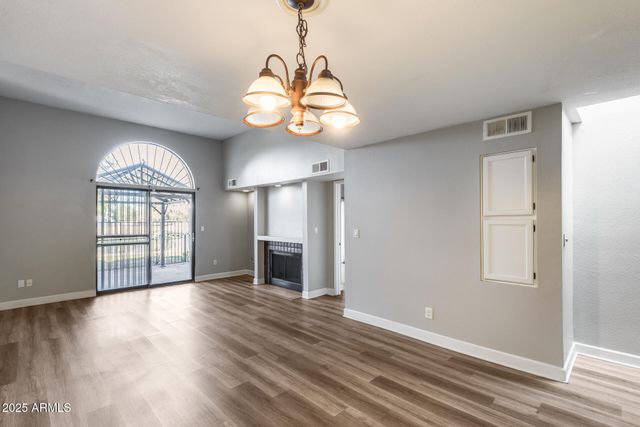 2718 W DESERT COVE Avenue, Phoenix, AZ 85029