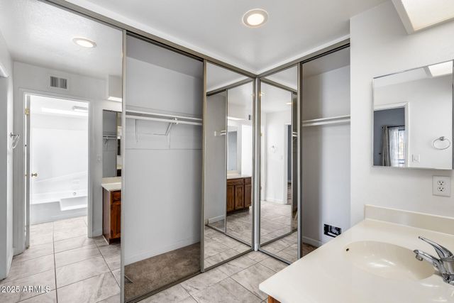 2718 W DESERT COVE Avenue, Phoenix, AZ 85029