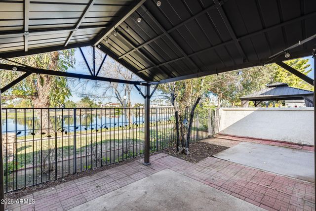 2718 W DESERT COVE Avenue, Phoenix, AZ 85029