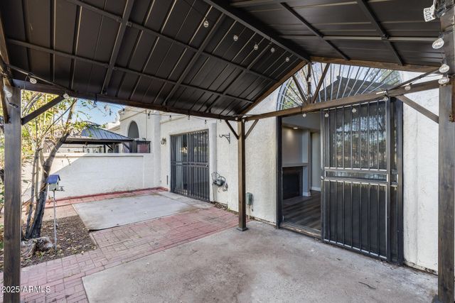 2718 W DESERT COVE Avenue, Phoenix, AZ 85029