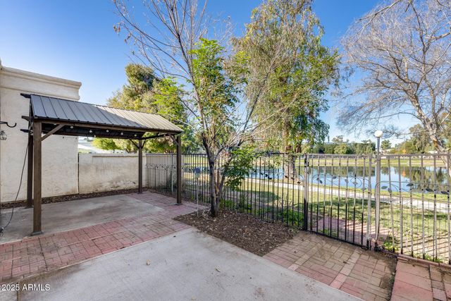 2718 W DESERT COVE Avenue, Phoenix, AZ 85029