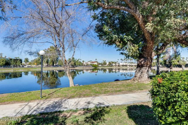 2718 W DESERT COVE Avenue, Phoenix, AZ 85029