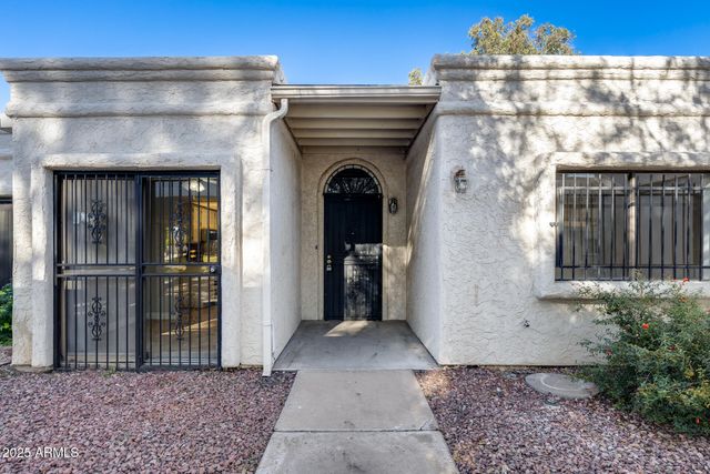 2718 W DESERT COVE Avenue, Phoenix, AZ 85029