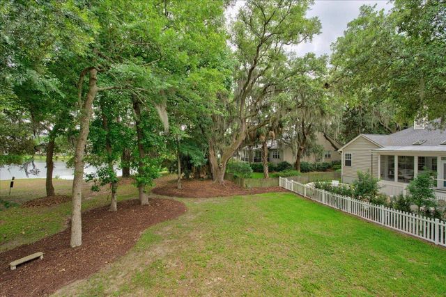 2528 Bent Tree Lane, Mount Pleasant, SC 29464