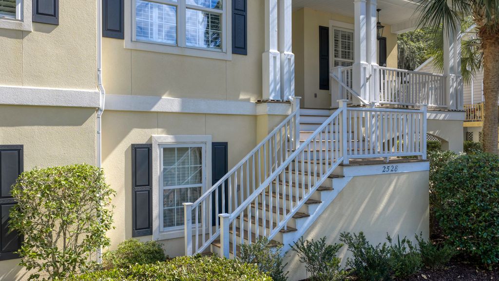 2528 Bent Tree Lane, Mount Pleasant, SC 29464