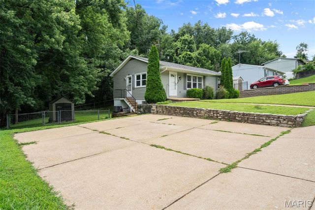 54 Boyd Avenue, Valley Park, MO 63088