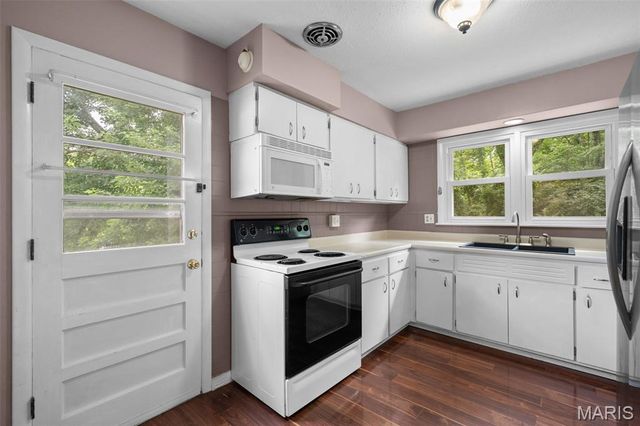 54 Boyd Avenue, Valley Park, MO 63088