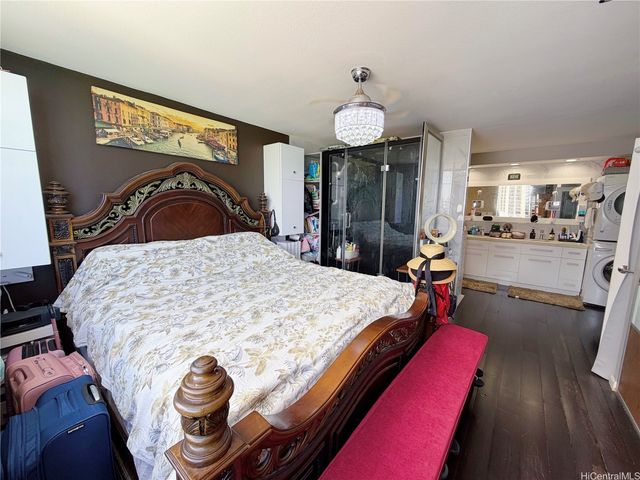 2500 Kalakaua Avenue 1902, Honolulu, HI 96815