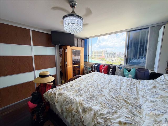 2500 Kalakaua Avenue 1902, Honolulu, HI 96815