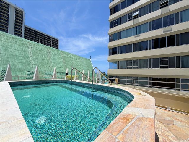 2500 Kalakaua Avenue 1902, Honolulu, HI 96815