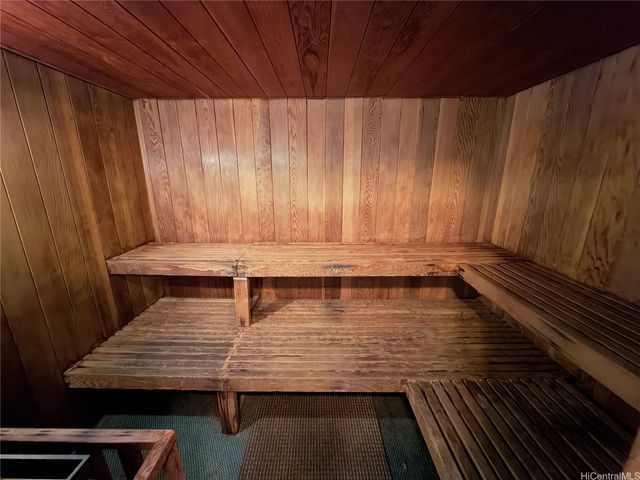 2500 Kalakaua Avenue 1902, Honolulu, HI 96815