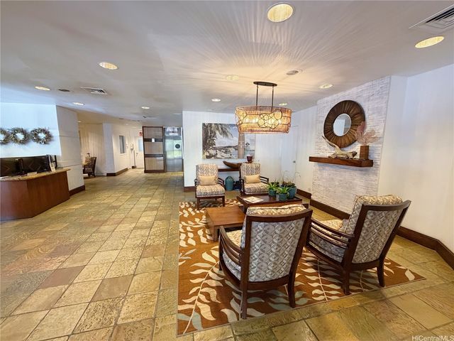 2500 Kalakaua Avenue 1902, Honolulu, HI 96815