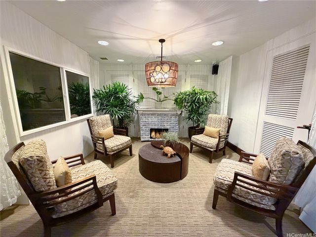 2500 Kalakaua Avenue 1902, Honolulu, HI 96815