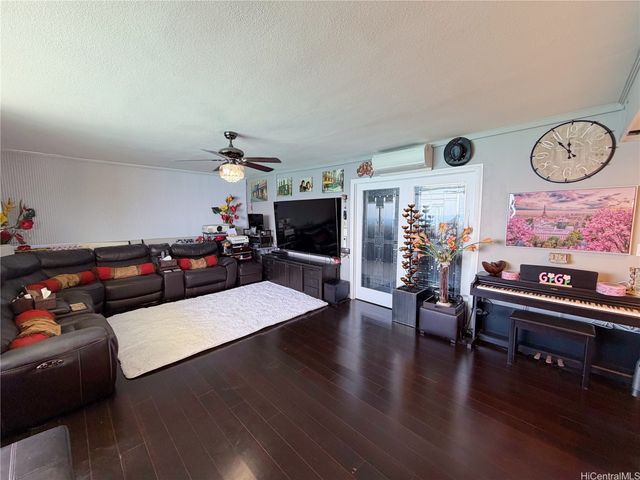 2500 Kalakaua Avenue 1902, Honolulu, HI 96815