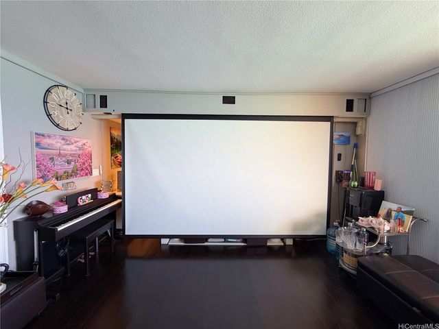2500 Kalakaua Avenue 1902, Honolulu, HI 96815