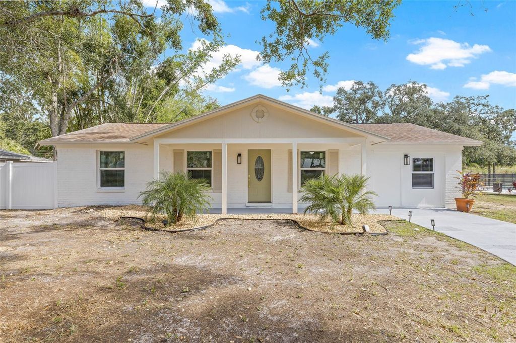 70 HORTON CIRCLE, Sarasota, FL 34232