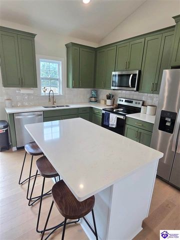 110 Brookhaven Drive, Vine Grove, KY 42701