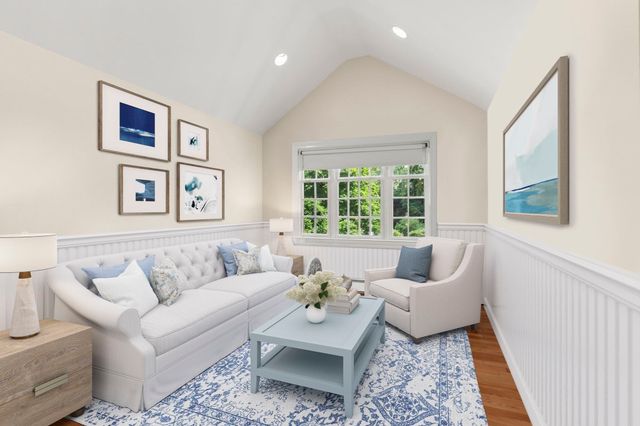 9 Eisenhower Circle, Wellesley, MA 02482