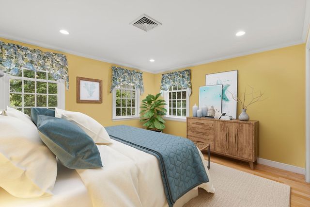 9 Eisenhower Circle, Wellesley, MA 02482