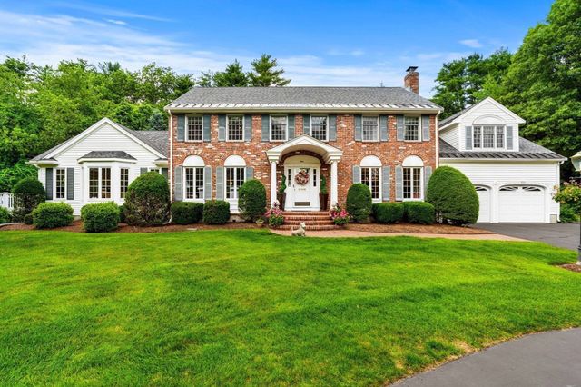 9 Eisenhower Circle, Wellesley, MA 02482