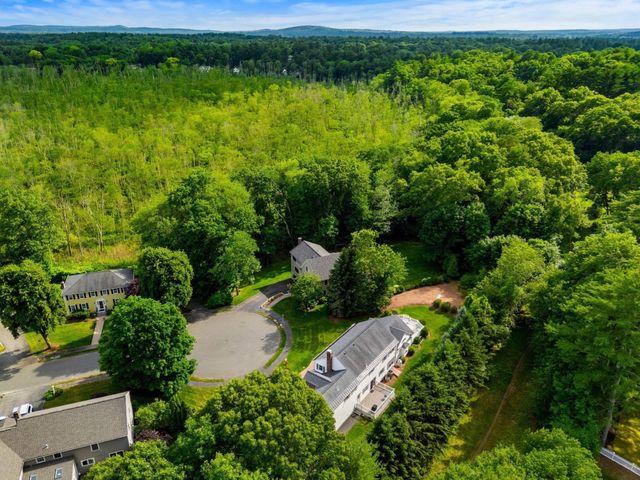 9 Eisenhower Circle, Wellesley, MA 02482