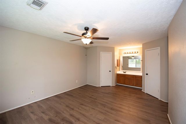2513 Harpers Ferry Drive, League City, TX 77573
