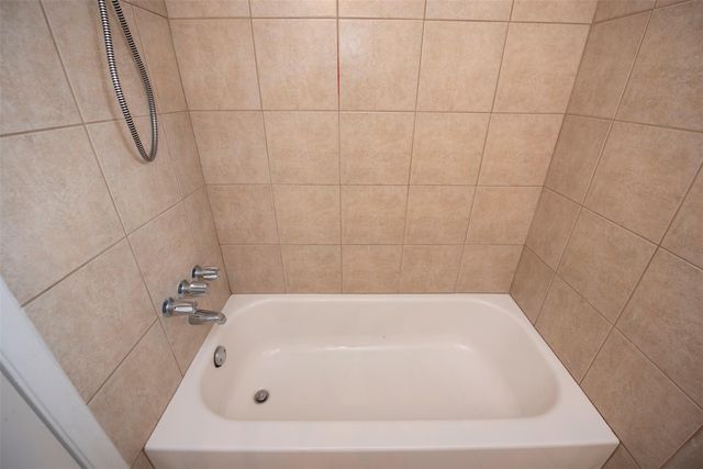 2513 Harpers Ferry Drive, League City, TX 77573