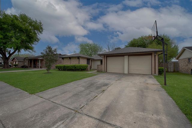 2513 Harpers Ferry Drive, League City, TX 77573