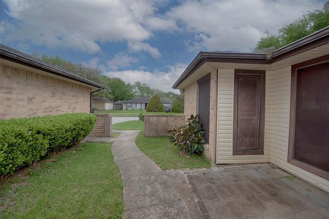 2513 Harpers Ferry Drive, League City, TX 77573