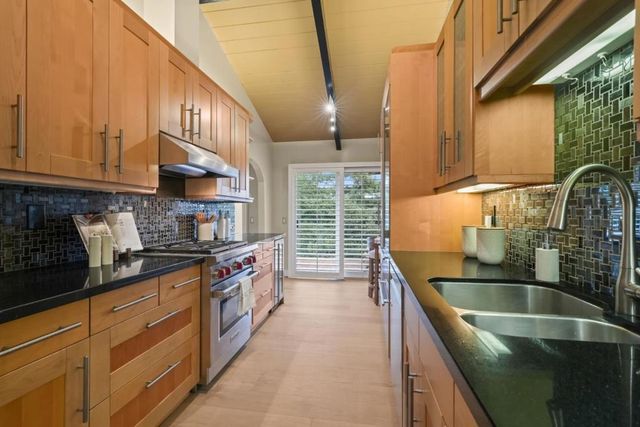 184 Sand Hill Circle, Menlo Park, CA 94025