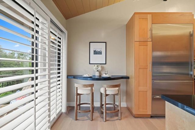 184 Sand Hill Circle, Menlo Park, CA 94025