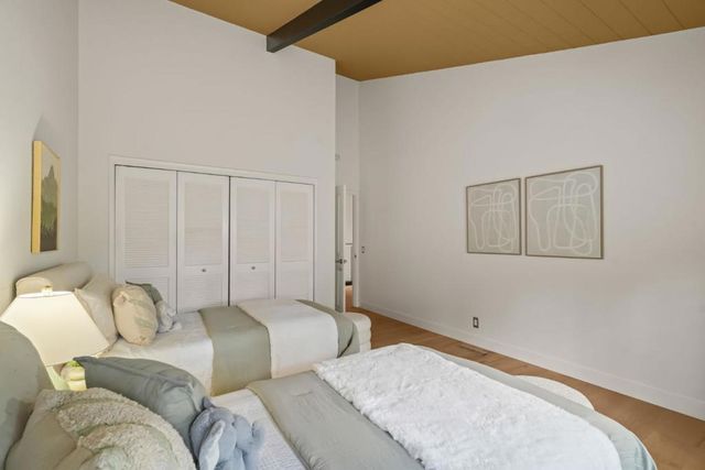 184 Sand Hill Circle, Menlo Park, CA 94025