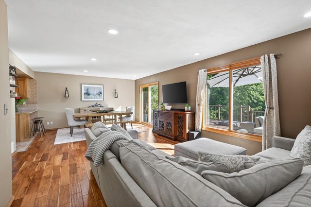 10243 Englewood Drive, Eden Prairie, MN 55347