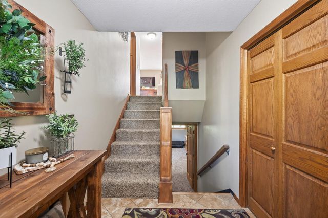 10243 Englewood Drive, Eden Prairie, MN 55347