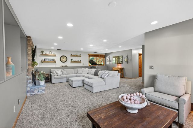 10243 Englewood Drive, Eden Prairie, MN 55347