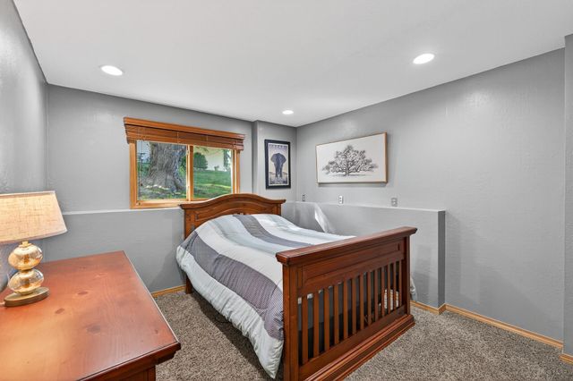 10243 Englewood Drive, Eden Prairie, MN 55347