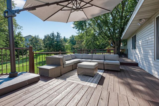 10243 Englewood Drive, Eden Prairie, MN 55347