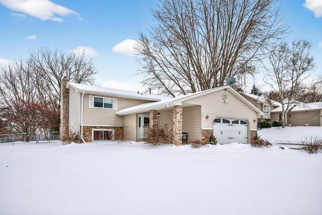 10243 Englewood Drive, Eden Prairie, MN 55347