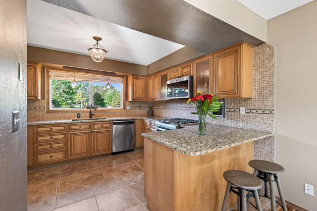 10243 Englewood Drive, Eden Prairie, MN 55347