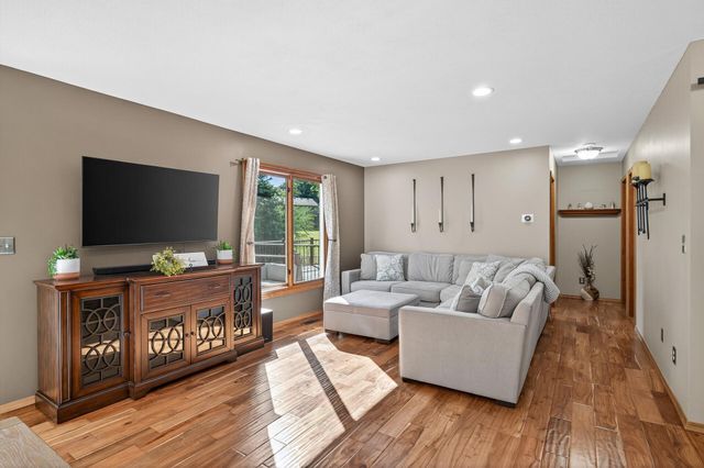 10243 Englewood Drive, Eden Prairie, MN 55347