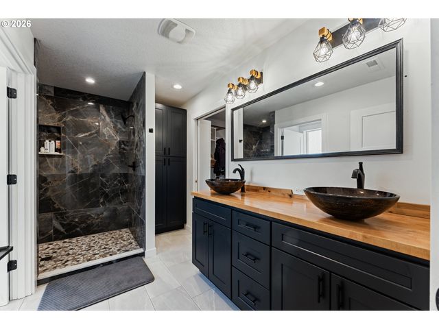 27665 Se WALLY Rd, Boring, OR 97009